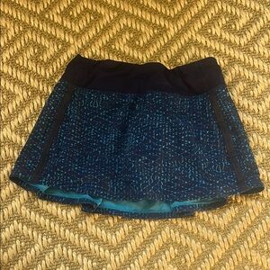 NWOT blue pattern Lululemon skirt